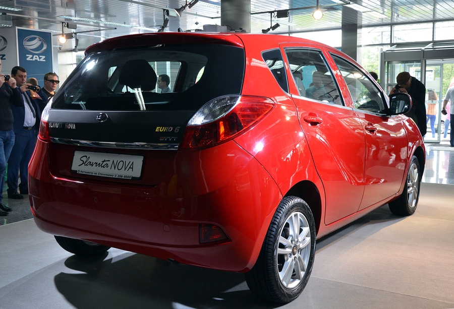 Хэтчбек ZAZ Slavuta Nova - вид сзади