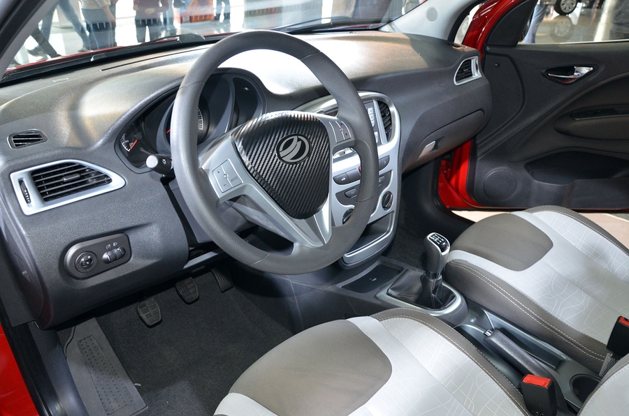 Хэтчбек ZAZ Slavuta Nova - салон, приборная панель