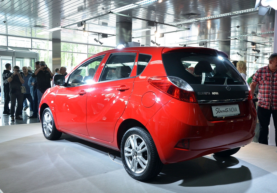 Хэтчбек ZAZ Slavuta Nova - вид сзади