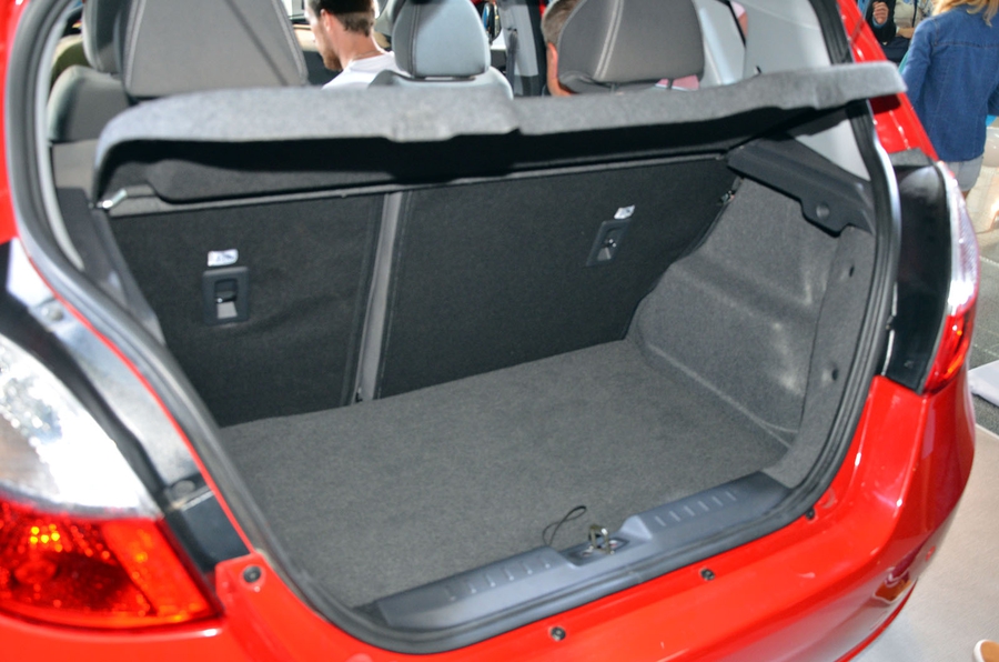 Хэтчбек ZAZ Slavuta Nova - багажник